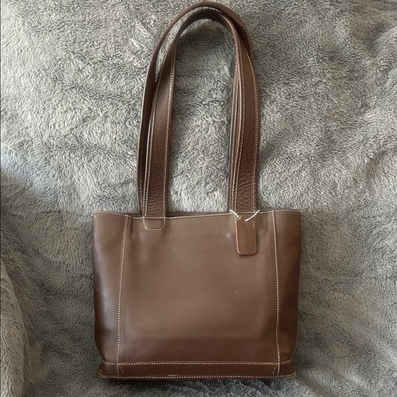 Coach Handbags - Vintage Brown Leather Coach Bleecker Tote Bag